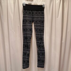 Eye candy geometric pattern stretchy leggings small
